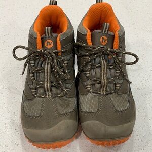 Boys Merrell size 1M